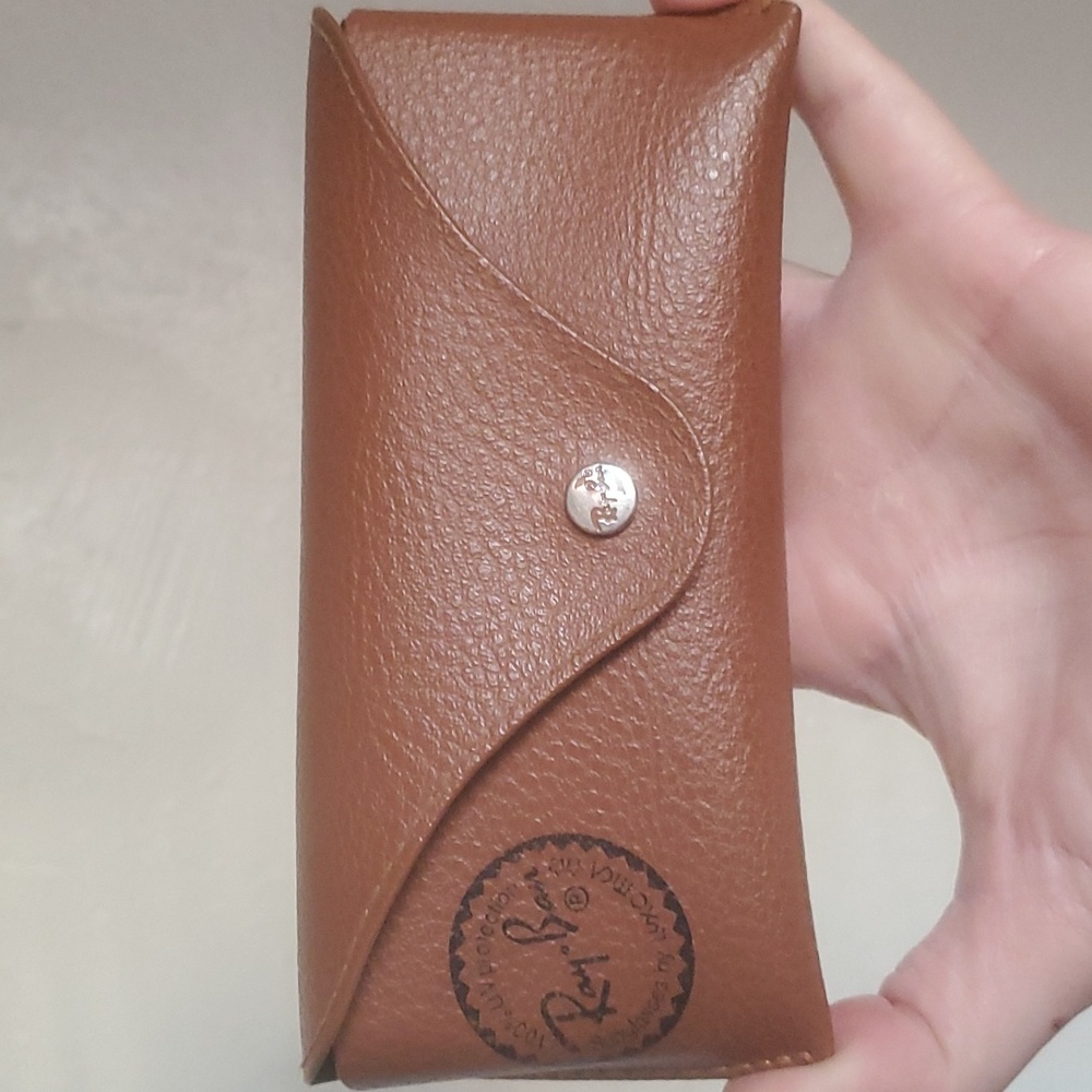 Ray-Ban Brown Leather Like Case With Black Stamp.